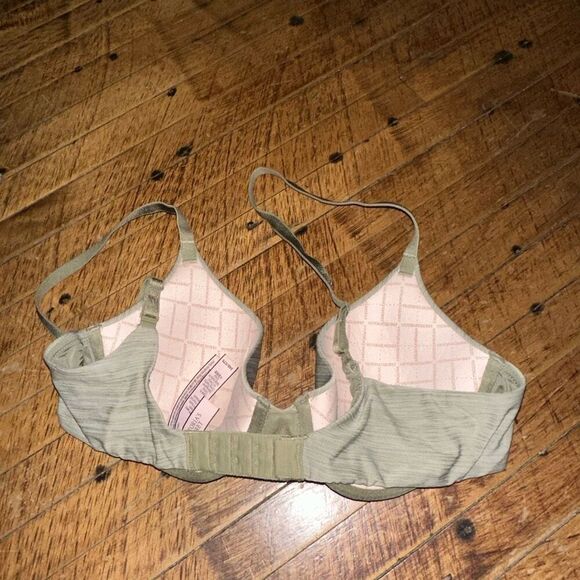 Victoria’s Secret heathered green uplift semi demi 34B bra - Picture 4 of 4